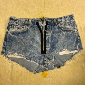 Levi Strauss & Co. cutoff 501 Women's SIZE 34